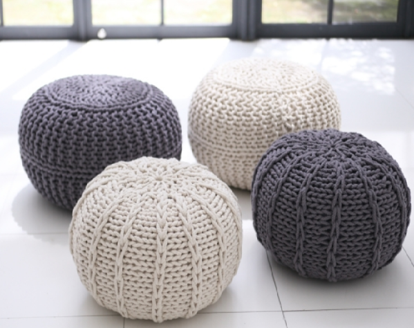 smtb-F ニットプフクッション