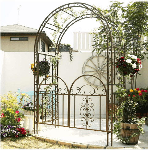 ゴージャスアイアンアーチ型パーゴラ