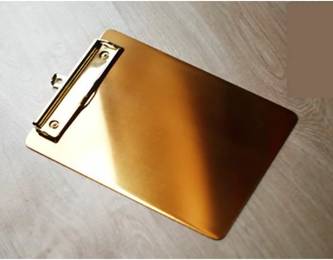 クリップボード 金属製 壁掛け用フック付き (A4サイズ)