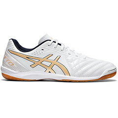 スポーツシューズ