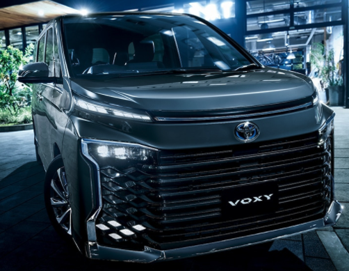 TOYOTA（トヨタ） VOXY（ヴォクシー）